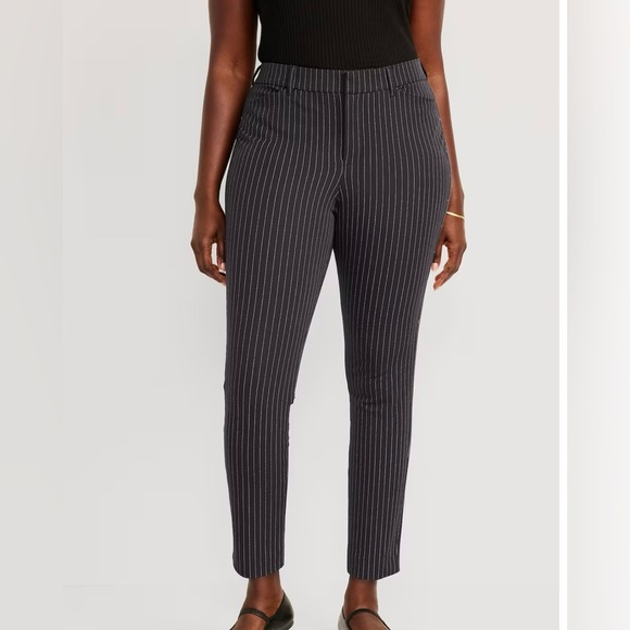 Old Navy Plus High-Waisted Pixie Skinny Ankle Pants, Pinstripe, Size 28R, NWT - Picture 3 of 7